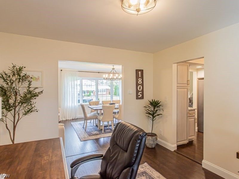 1805 Stonehenge Avenue NE, Warren, OH 44483 Photo 16