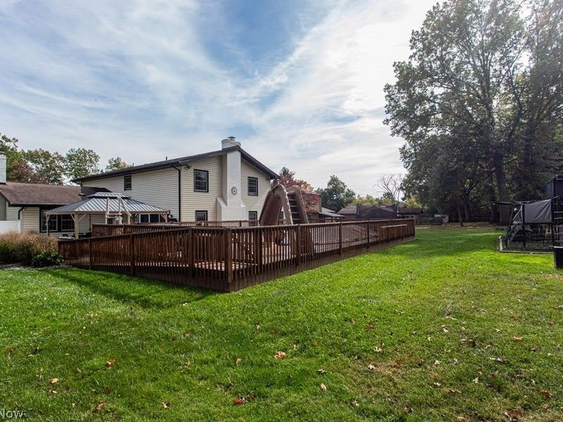 1805 Stonehenge Avenue NE, Warren, OH 44483 Photo 36