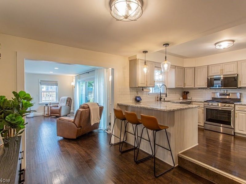 1805 Stonehenge Avenue NE, Warren, OH 44483 Photo 9