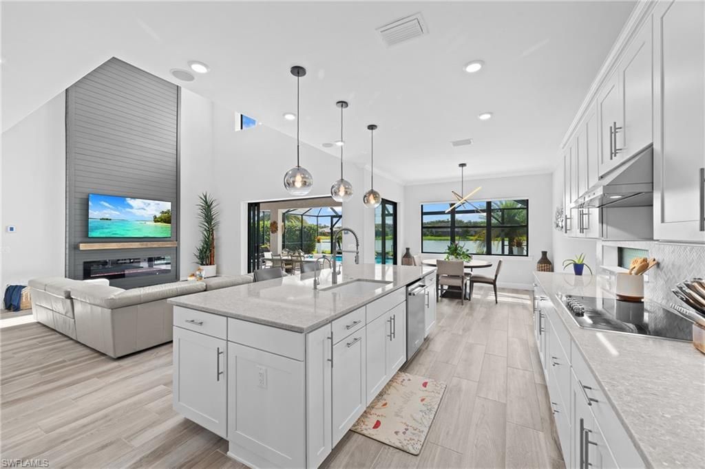 19390 The Place Blvd , Estero, FL 33928 Photo