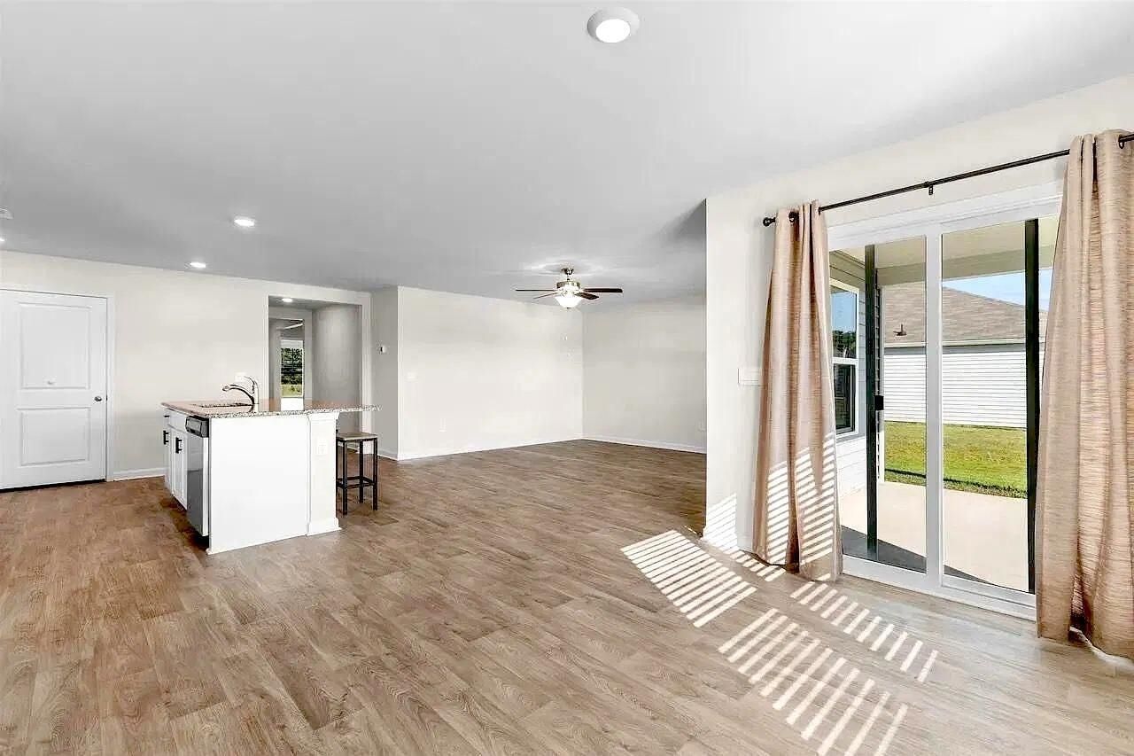 561 Woodland Farms Circle Photo 8