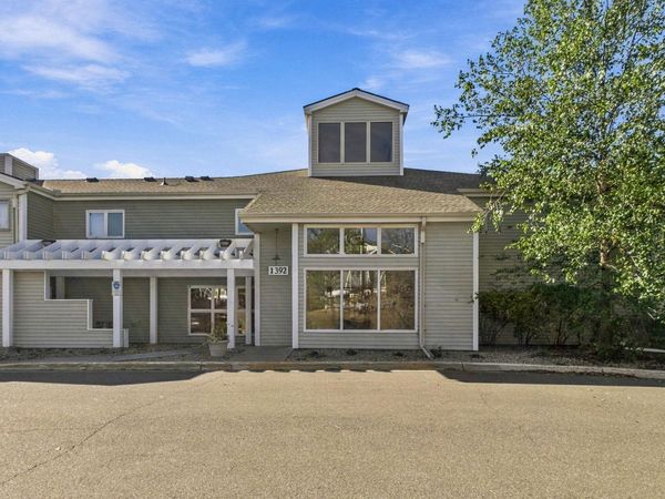 1392 Carling Drive, Unit 208, Saint Paul, MN 55108