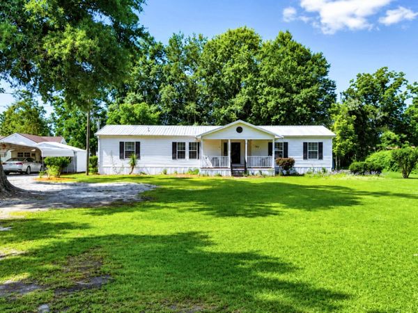 140 Crosby Street, Surrency, GA 31563