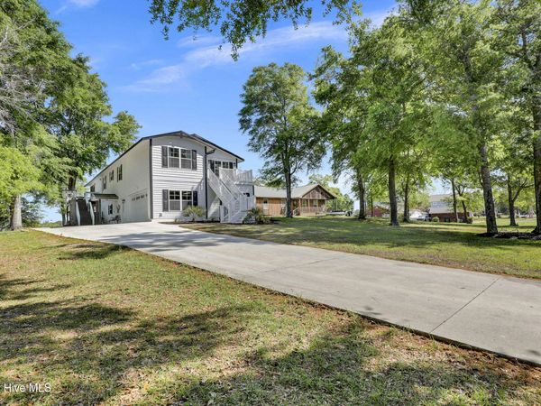 725 Chadwick Shores Drive , Sneads Ferry, NC 28460