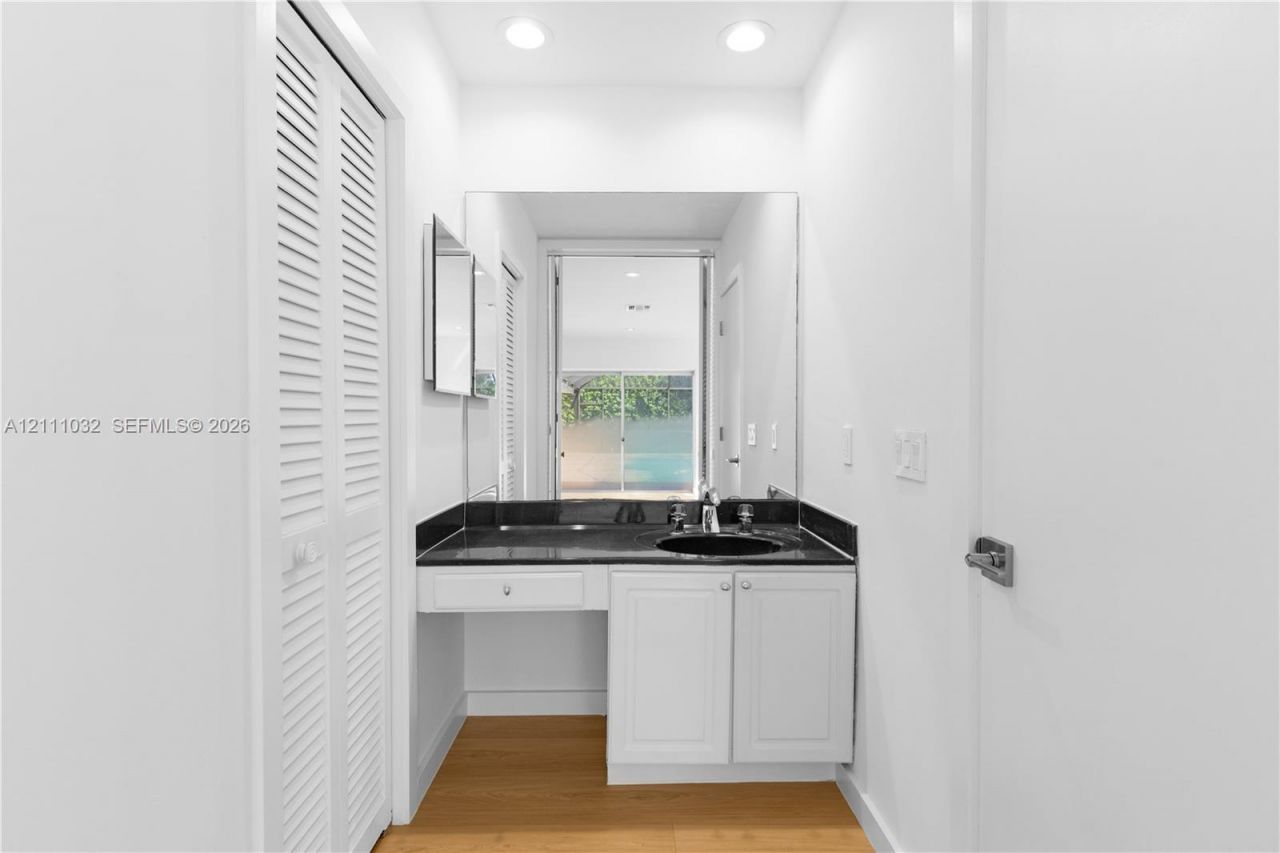8010 SW 139th Ter, Palmetto Bay, FL 33158 Photo