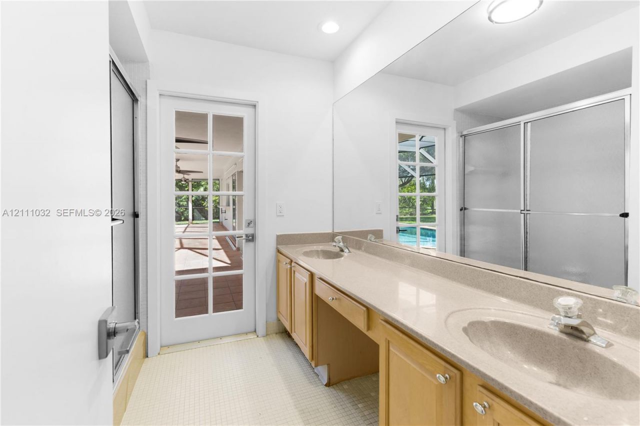 8010 SW 139th Ter, Palmetto Bay, FL 33158 Photo