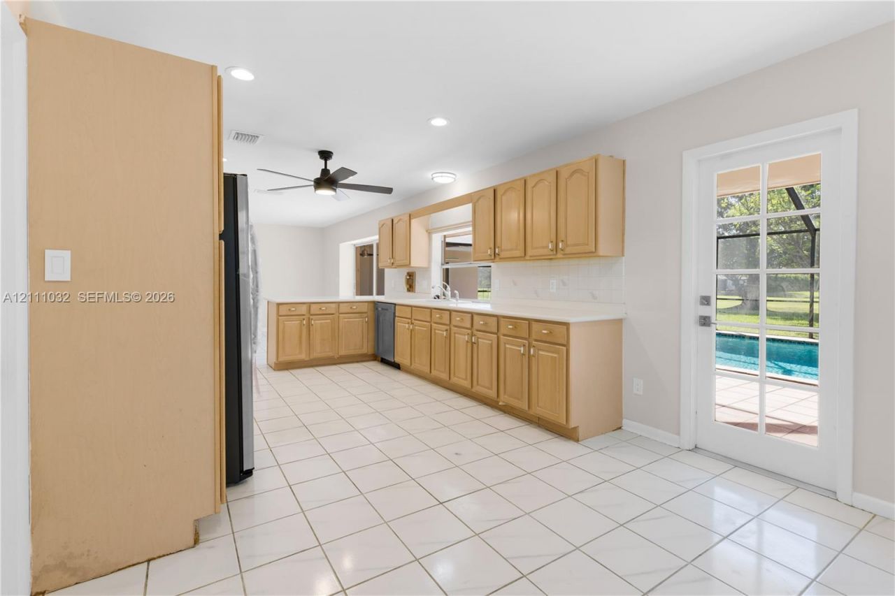 8010 SW 139th Ter, Palmetto Bay, FL 33158 Photo