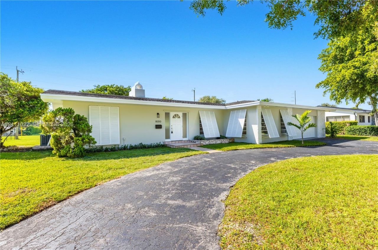 8010 SW 139th Ter, Palmetto Bay, FL 33158 Photo