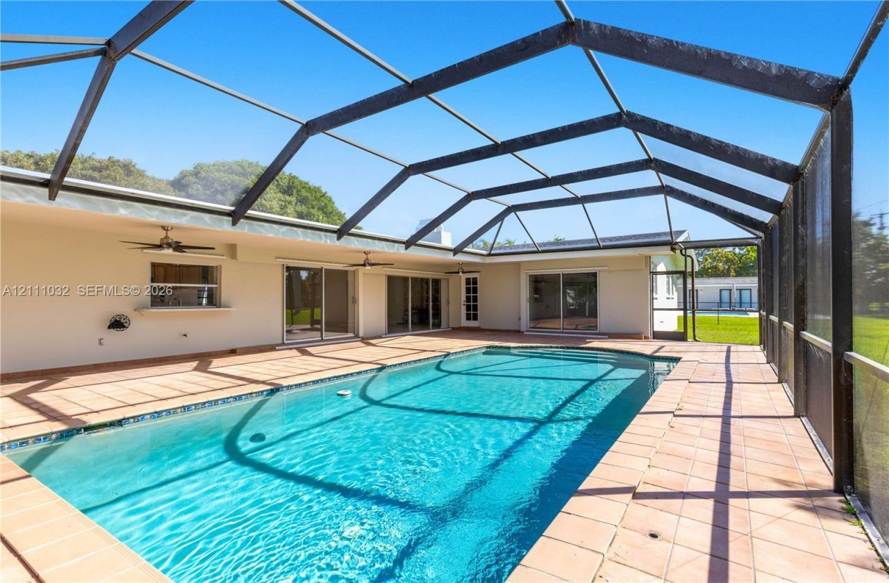 8010 SW 139th Ter, Palmetto Bay, FL 33158 Photo