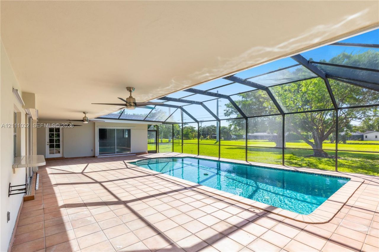 8010 SW 139th Ter, Palmetto Bay, FL 33158 Photo