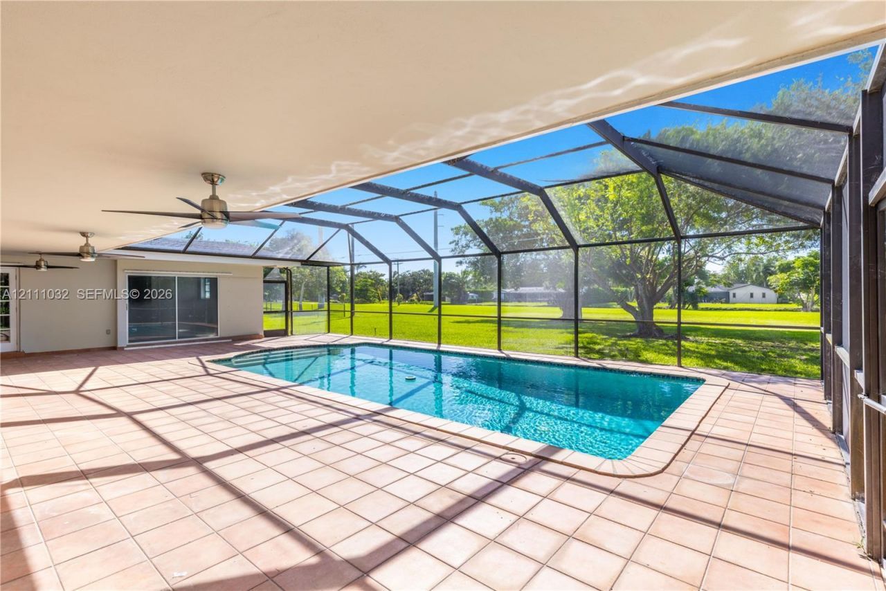 8010 SW 139th Ter, Palmetto Bay, FL 33158 Photo