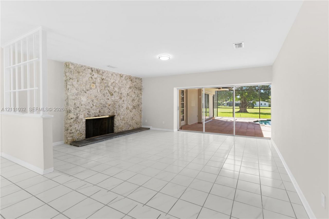 8010 SW 139th Ter, Palmetto Bay, FL 33158 Photo