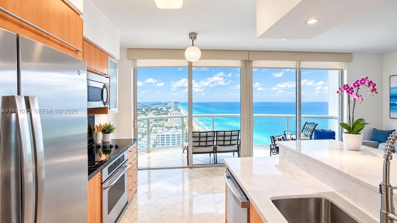 6365 Collins Ave, Unit 3811, Miami Beach, FL 33141 Photo