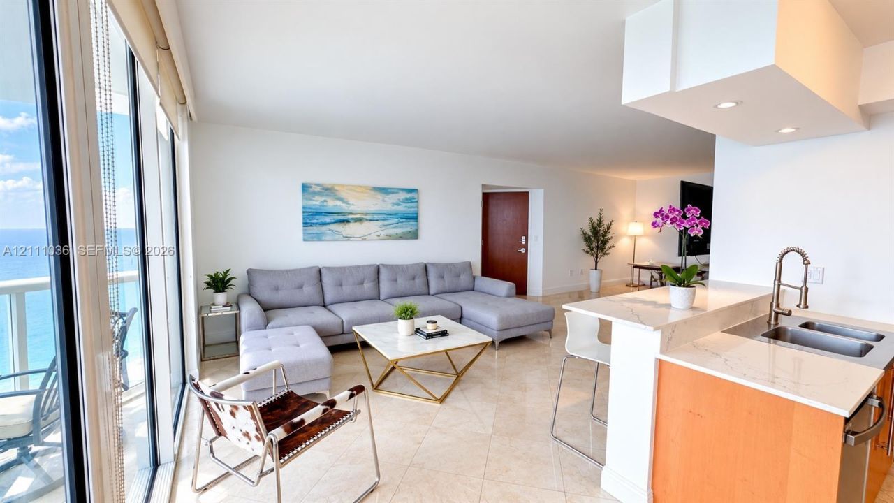 6365 Collins Ave, Unit 3811, Miami Beach, FL 33141 Photo