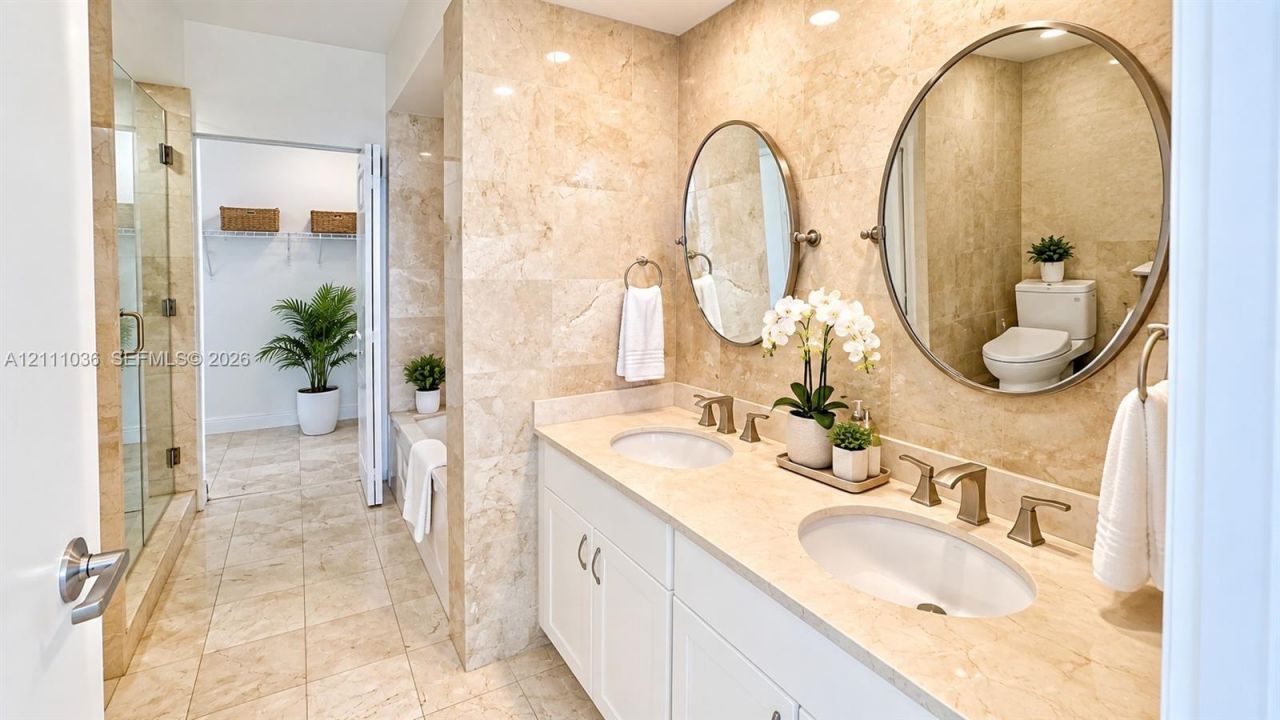 6365 Collins Ave, Unit 3811, Miami Beach, FL 33141 Photo