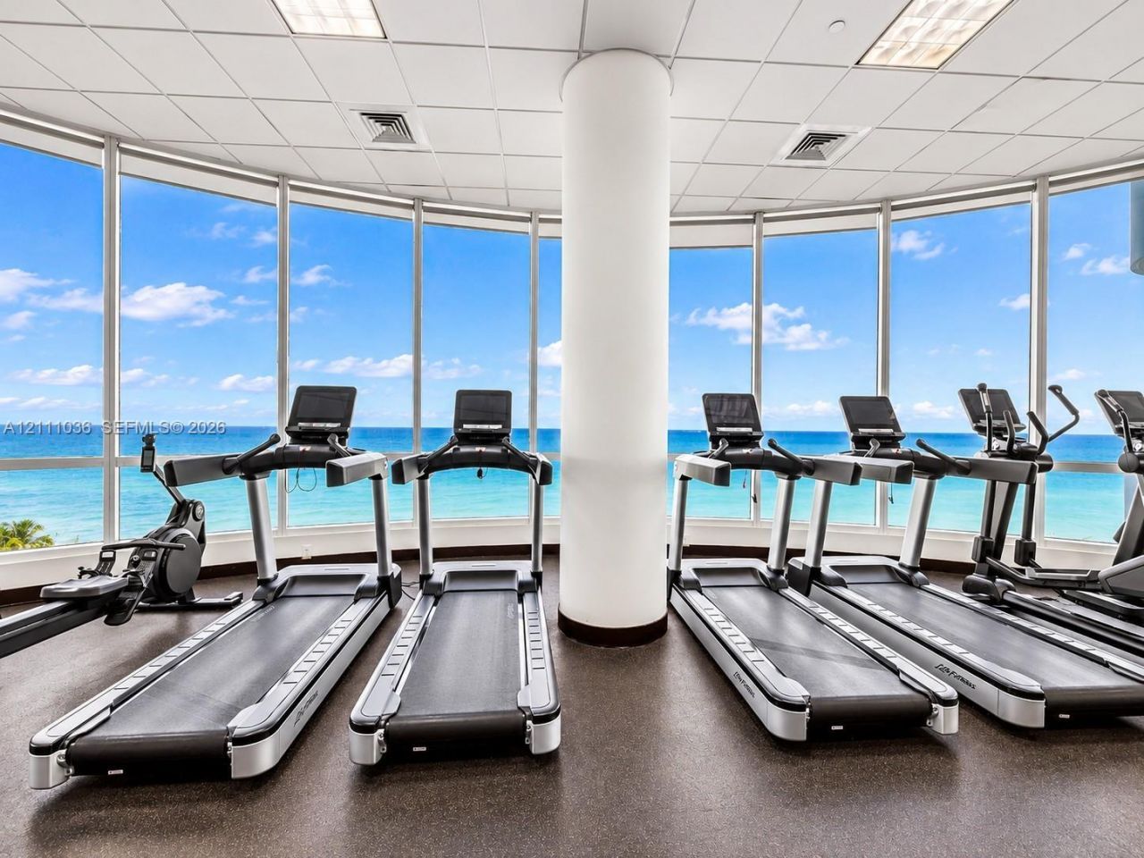 6365 Collins Ave, Unit 3811, Miami Beach, FL 33141 Photo