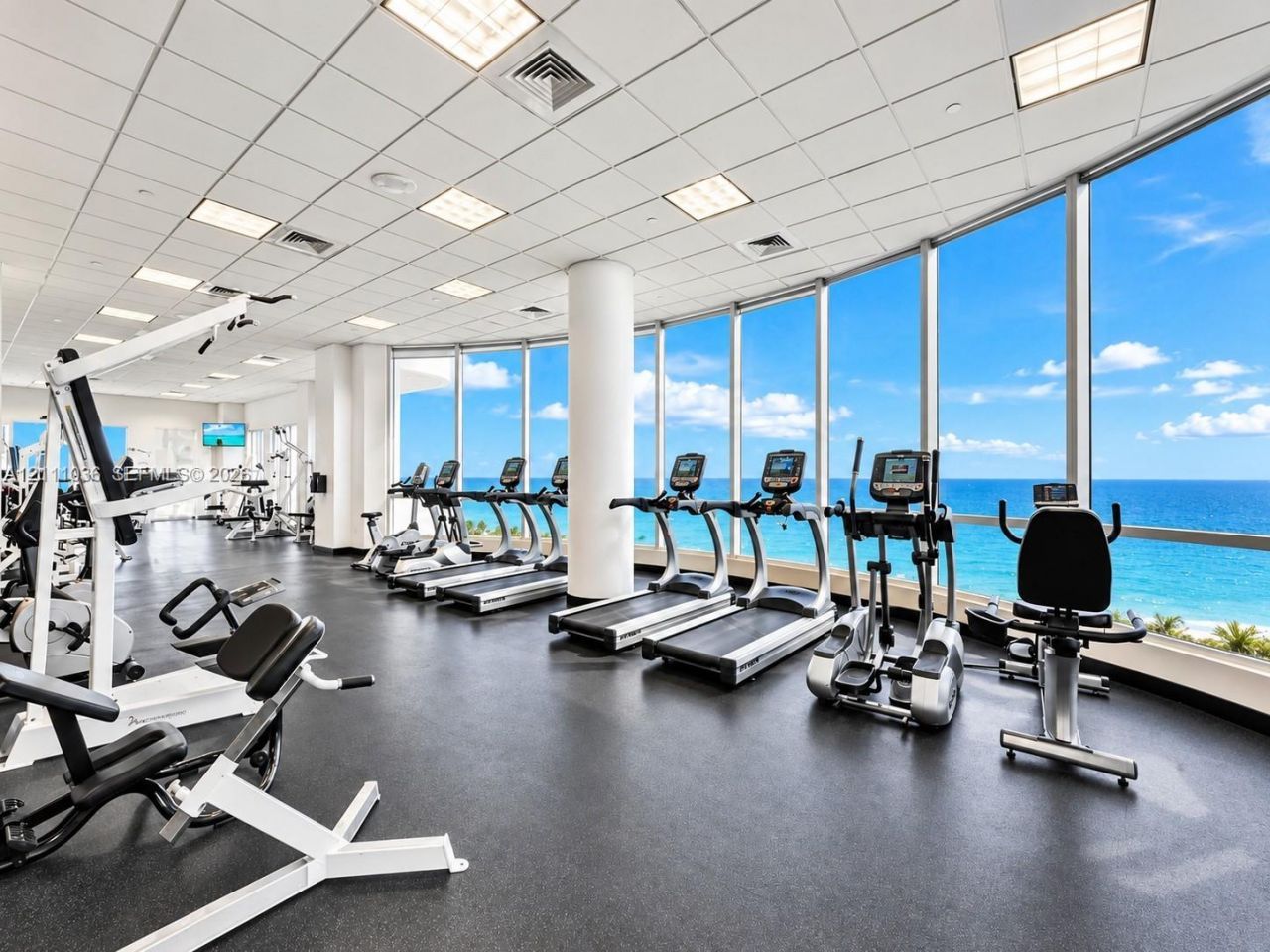6365 Collins Ave, Unit 3811, Miami Beach, FL 33141 Photo