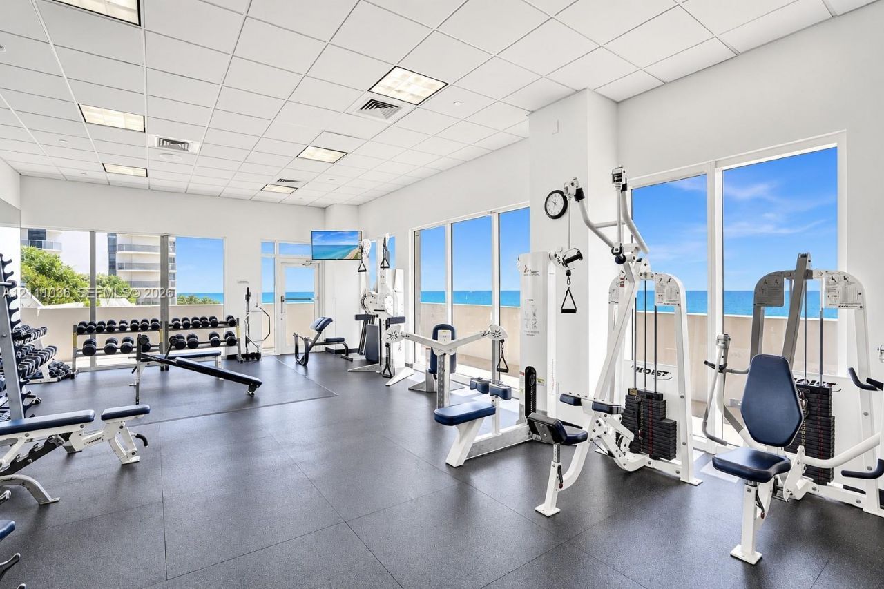 6365 Collins Ave, Unit 3811, Miami Beach, FL 33141 Photo