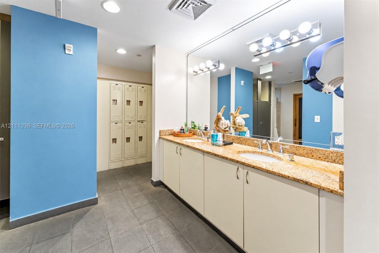 6365 Collins Ave, Unit 3811, Miami Beach, FL 33141 Photo