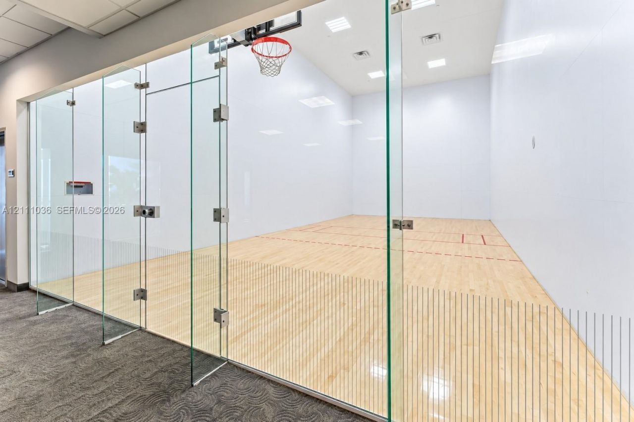 6365 Collins Ave, Unit 3811, Miami Beach, FL 33141 Photo