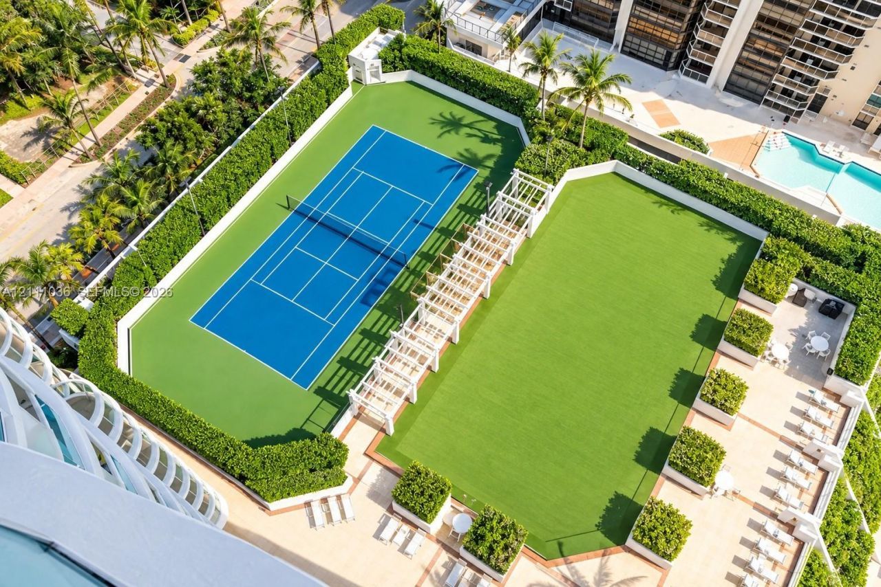 6365 Collins Ave, Unit 3811, Miami Beach, FL 33141 Photo