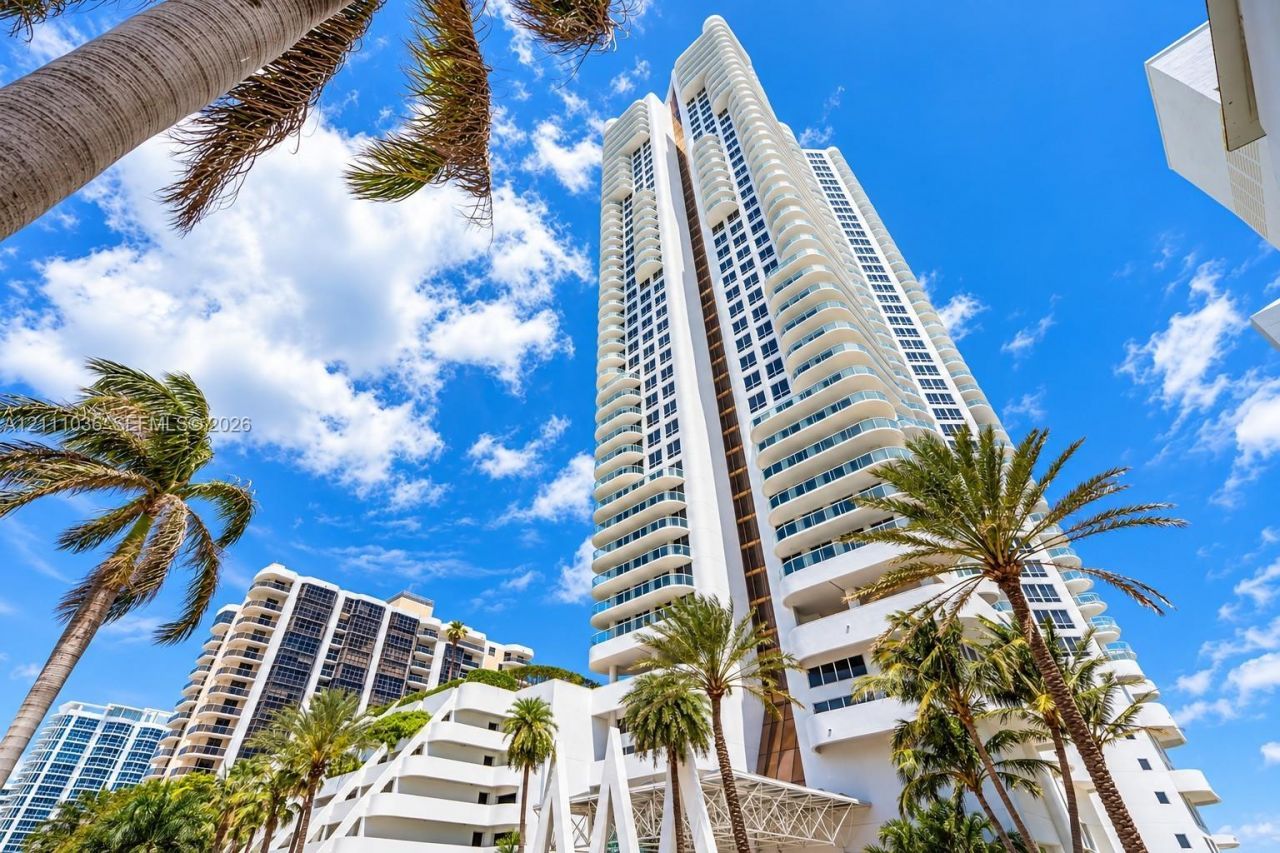 6365 Collins Ave, Unit 3811, Miami Beach, FL 33141 Photo