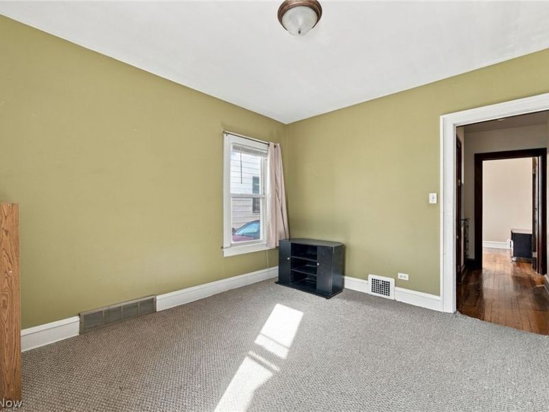 2417 Tampa Avenue, Cleveland, OH 44109 Photo 16