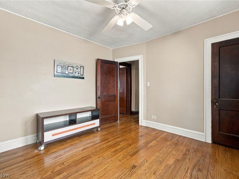 2417 Tampa Avenue, Cleveland, OH 44109 Photo 18