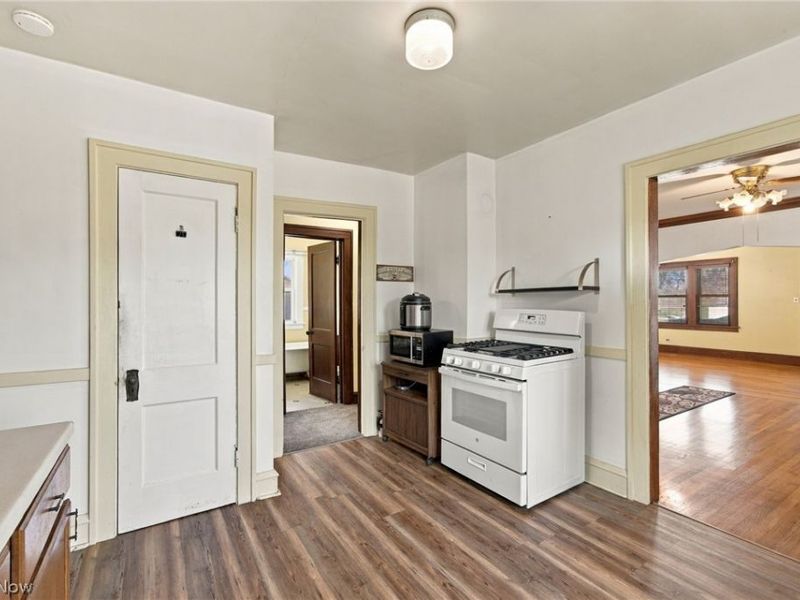 2417 Tampa Avenue, Cleveland, OH 44109 Photo 28