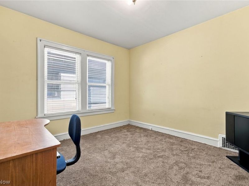 2417 Tampa Avenue, Cleveland, OH 44109 Photo 32