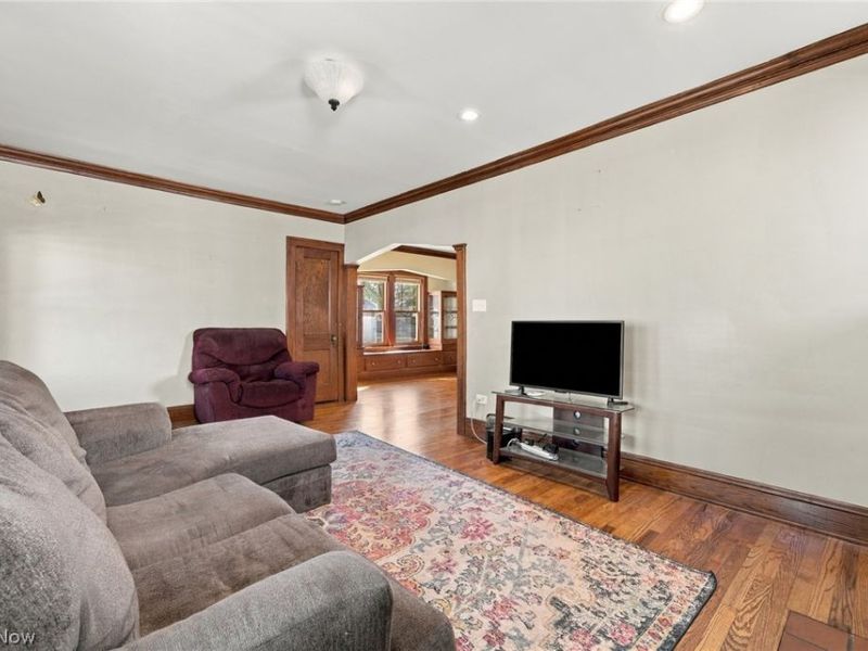 2417 Tampa Avenue, Cleveland, OH 44109 Photo 9