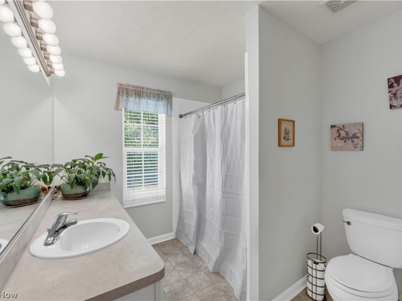 7583 Willow Woods Drive, North Olmsted, OH 44070 Photo 22