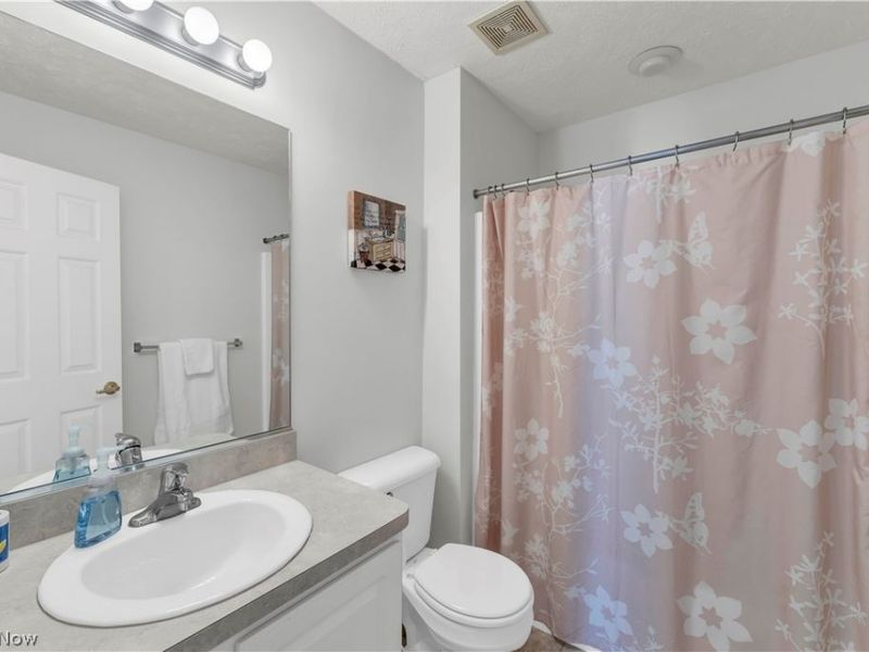 7583 Willow Woods Drive, North Olmsted, OH 44070 Photo 28