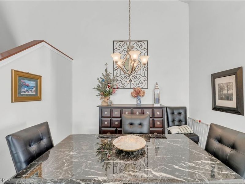 7583 Willow Woods Drive, North Olmsted, OH 44070 Photo 6