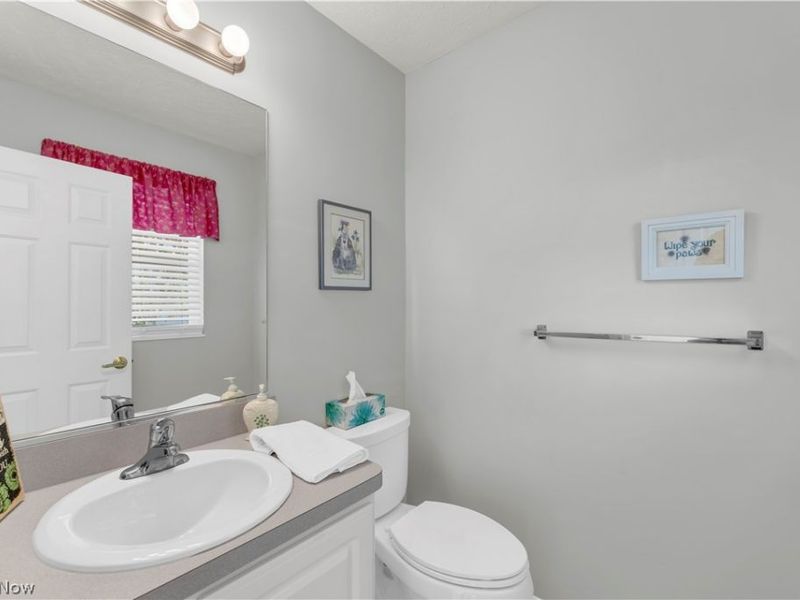 7583 Willow Woods Drive, North Olmsted, OH 44070 Photo 7