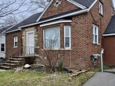 2044 E Bristol Road , Burton, Mi 48529