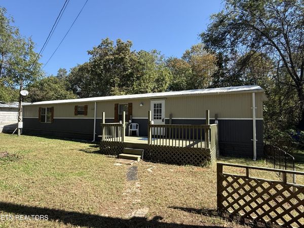 627 Clinch Ave, Clinton, TN 37716