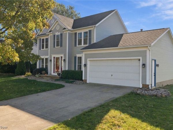 665 Oakcrest Drive , Wadsworth, OH 44281