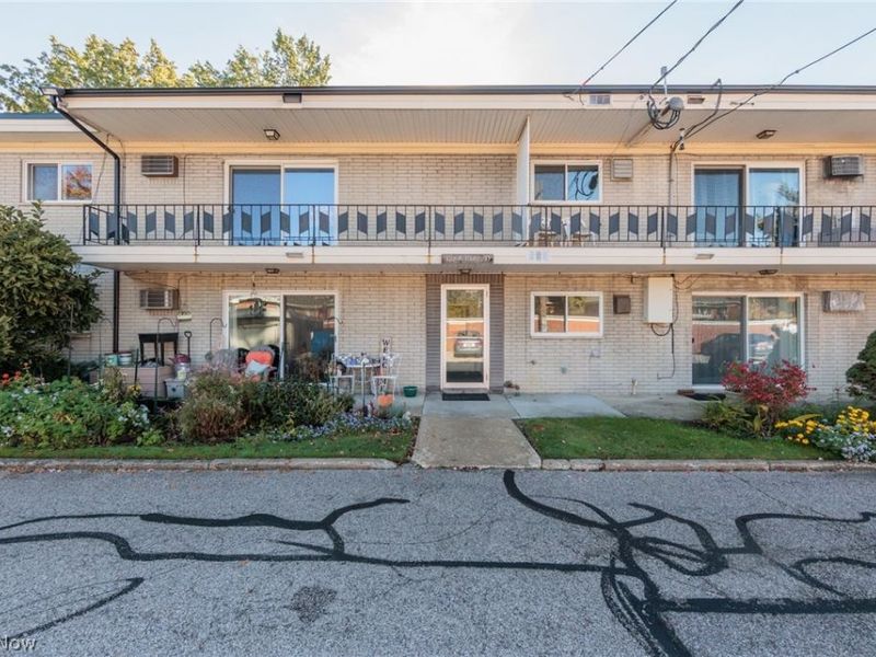 1384 Golden Gate Boulevard , Unit D206, Mayfield Heights, OH 44124 Photo 2