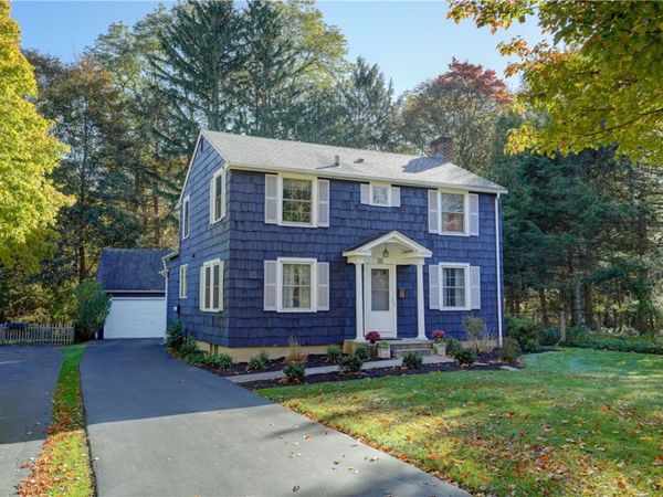 27 Lafayette Parkway , Rochester, NY 14625