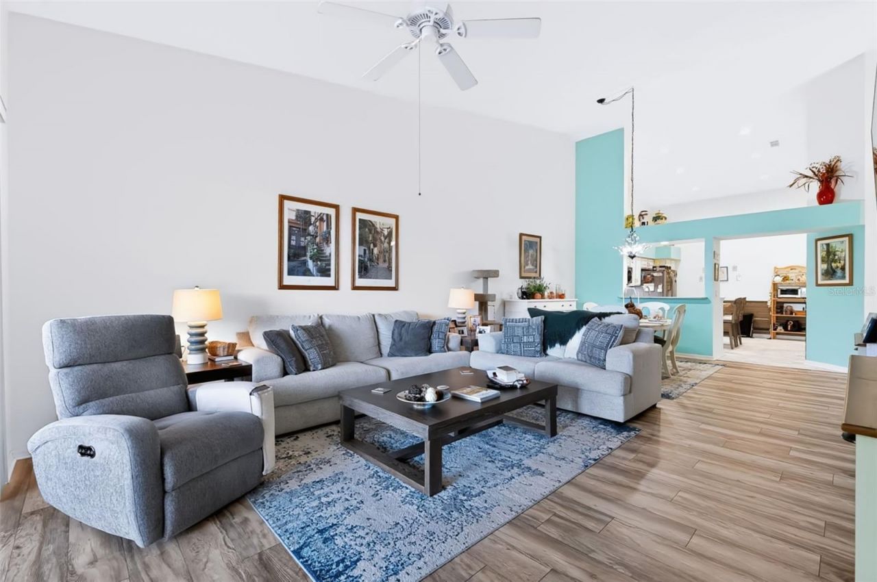 666 Spring Lake Circle, Tarpon Springs, FL 34688 Photo