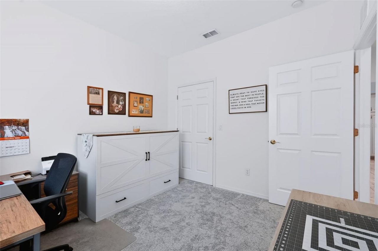666 Spring Lake Circle, Tarpon Springs, FL 34688 Photo