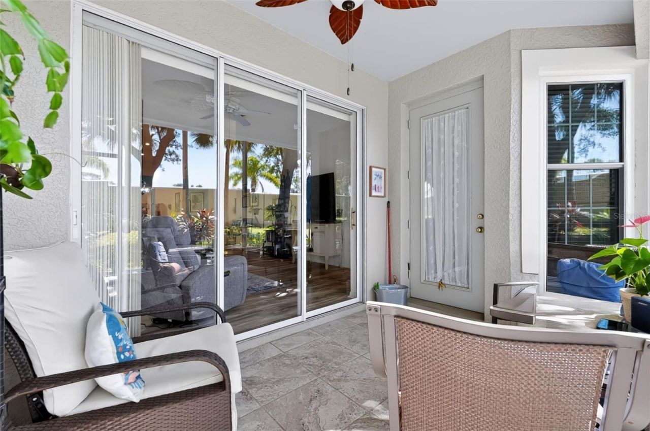 666 Spring Lake Circle, Tarpon Springs, FL 34688 Photo