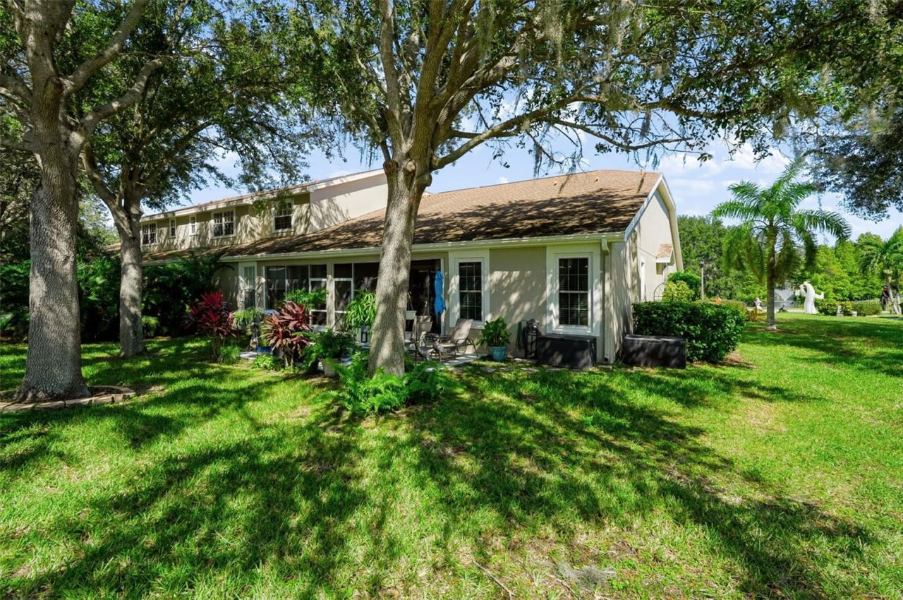 666 Spring Lake Circle, Tarpon Springs, FL 34688 Photo