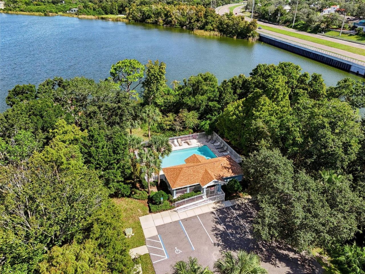 666 Spring Lake Circle, Tarpon Springs, FL 34688 Photo