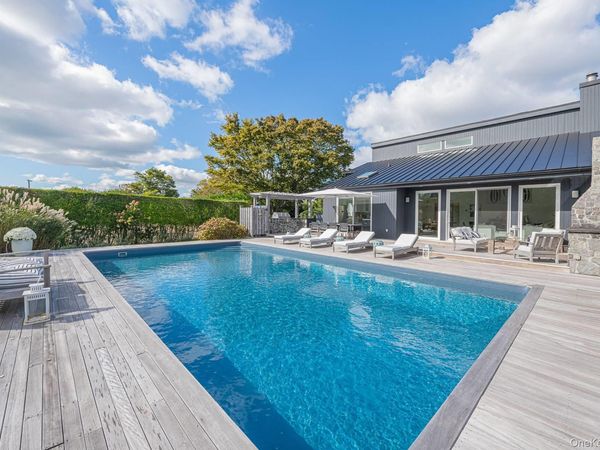 40 Library Avenue , Westhampton Beach, NY 11978