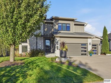 1614 S 221st Circle, Elkhorn, NE 68022