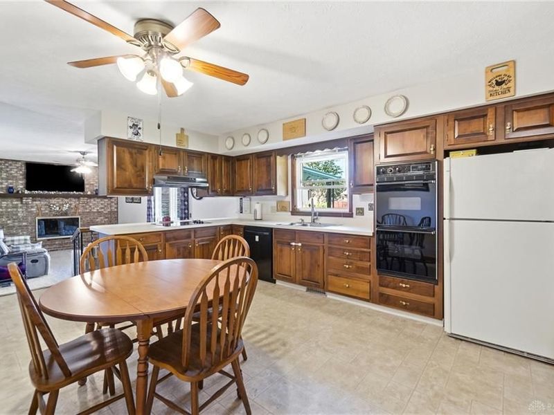 1347 Arrow Sheath Drive, West Carrollton, OH 45449 Photo 13