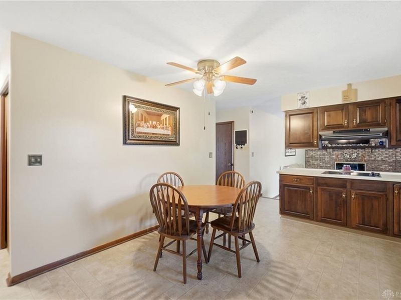 1347 Arrow Sheath Drive, West Carrollton, OH 45449 Photo 14