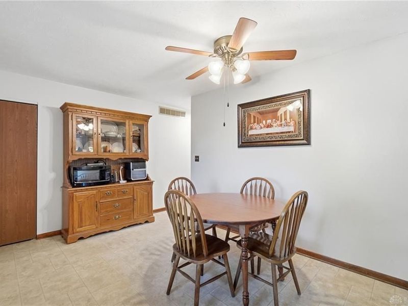 1347 Arrow Sheath Drive, West Carrollton, OH 45449 Photo 16